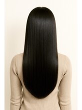 【自然なサラ艶髪】メテオ縮毛矯正で髪のお悩みを改善し、扱いやすいストレート髪へ