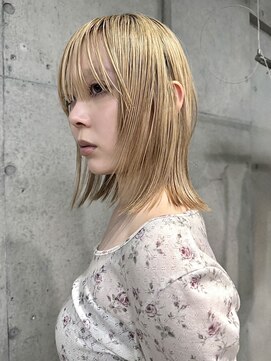 キャロルガーデンズ ボコカ 表参道(Carroll Gardens bococa) 顔まわりで軽さを出す、ストレートブロンドボブ