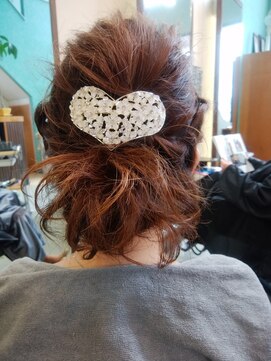 ウィット アンド ラファム Wit &La Famme やんわりアップをショートヘアで