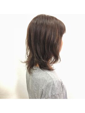 ヘアーアンドメイク ヒューラ 立川店(HAIR&MAKE hurra) イルミナのパープルアッシュブラウンで艶サラヘアー