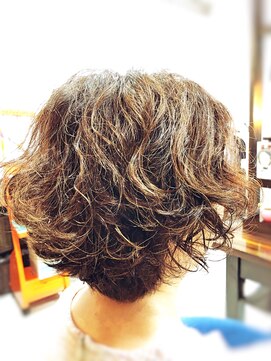 キャン 温品店(CAN) CAN】 大人女子にオススメ!こなれ感のあるゆるふわショート