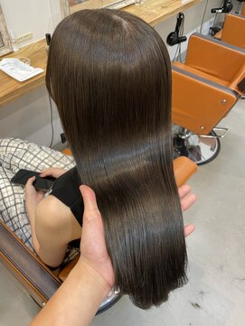 ネイヴィル(navile) 赤みゼロ◎オリーブグレージュ◎