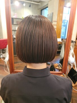 アムリタ(AMRITA) 王道パツッとミニボブ