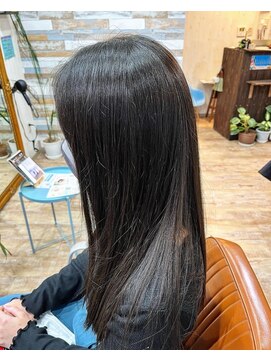 ハウオリ ヘアーワークス(Hauoli hair works) ダークアッシュブラウン×ツヤツヤ暗髪