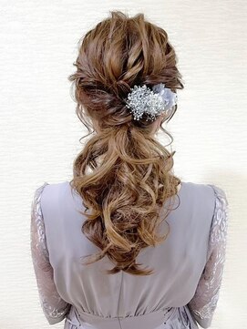 アメリ(AMELIE) ローポニーアレンジ