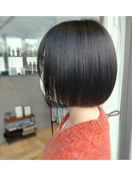 カミベヤ(KAMIBEYA) ストンとおさまるボブ