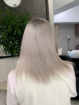 ロウル 渋谷(LOWRL) グレージュ/シルバー/ケアブリーチ/ダブルカラー