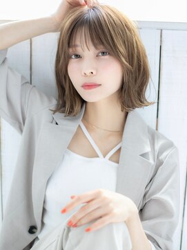 アイユー(ii+U) グレージュカラー　フレンチカジュアル　韓国ボブ