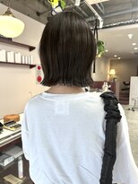 ルックアット(Look at)&nbsp;【Look at】20代30代40代あごボブ切りっぱなしくびれオリーブ