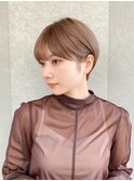 ショート×顔周り×前髪×シルキーベージュ×グレージュカラー