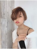 大人可愛い小顔前下がりワンサイド奥行きショートハンサムボブ