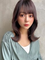 プラチナ(PLATINA) ぱっつん前髪くびれヘア外ハネレイヤーラベンダーカラー