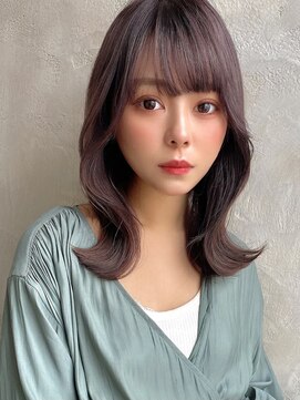 プラチナ(PLATINA) ぱっつん前髪くびれヘア外ハネレイヤーラベンダーカラー
