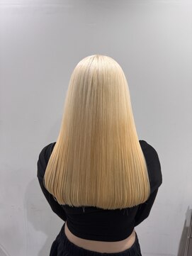 アン(Hair make un) ブロンド