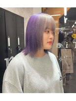 ワンズクロエ 原宿店(ONE's Chloe)&nbsp;くびれヘアアプリコットオレンジハイライトカラーブルーカラー