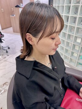アッシュ 下北沢店(Ash) 前下がりラインのパツッと外はねボブ