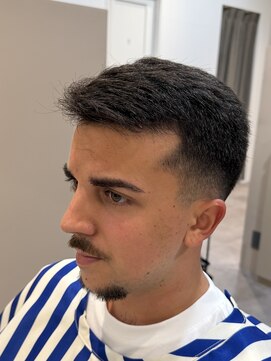 エムエイチバーバー 肥後橋(MH THE BARBER) ミドルフェード