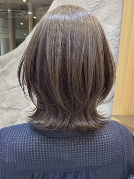 ソワネ 表参道(soigne) 表参道白髪ぼかしレイヤーボブウルフショートヘアベージュ40代