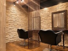 グレイス ヘアドレッシング 鷹匠(grace hair dressing)の雰囲気（暖かみのある木の温もり。ゆとりの空間♪で自分時間を満喫。）