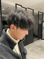 アンダーバーホワイト(_WHITE)&nbsp;黒髪無造作マッシュ