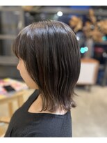 ニーイチイチ(211)&nbsp;似合わせカットイメチェン/外ハネボブ/アースカラー