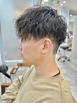 ロミーオム 本厚木(ROMMY. Homme)&nbsp;刈り上げツイストスパイラルパーマ無造作アップバングメンズヘア