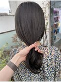 オリーブグレージュ