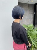 ネイビーブルーのショートボブ