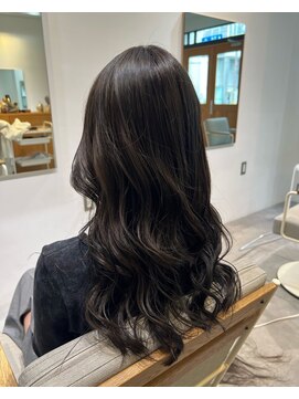 ロウブ(roubu.) 顔周り レイヤーオリーブグレージュハンサムショート 前髪なし