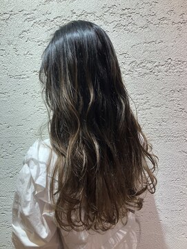 ヘアサロン アティリー(Hair Salon Attirer) 西梅田/ボブ/グレーベージュ/白髪ぼかし/ハイライト/ベージュ