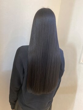カルフール オハナ せんげん台西口店(Carrefour OHANA) ブルーブラック・黒髪風・深みカラー・艶髪質感・髪質改善TR
