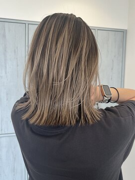 ロテ(LOTE.) 黒髪/クラゲヘアー/オリーブグレー/小顔/ココアベージュ/一宮