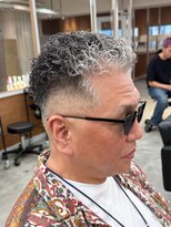 ルースト 南堀江店(ROOST)&nbsp;刈り上げセンターパート/波巻きツイストスパイラル/南堀江
