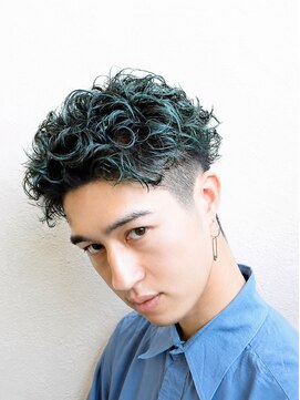 アイン(EIN) フェード×カーリーパーマ｜スパイキーショート