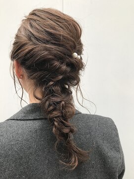 ヘア デザイン クランプ フロント(Hair Design CLAMP front) あみおろしアレンジ