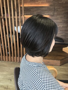 ヘア アトリエ マム(hair atelier mum) 前下がりボブ