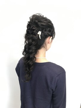 アヤナ バイ アヤラ(ayana by ayala) 華やか×編みおろし〈浦安 美容室〉