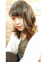 サロン ド ビューティー ラ デュース&nbsp;ミディアムウルフ　カーキベージュ