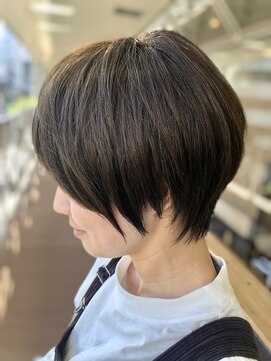 ヴィコロ(vicolo) 骨格を綺麗にみせるショート