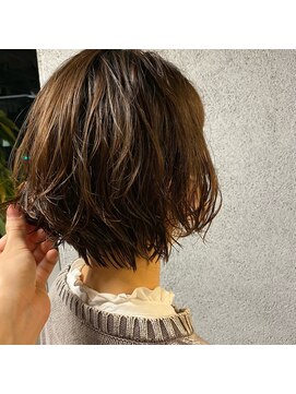 アンフェインド02(UNFEIGNED 02) クラゲヘアー/小顔に見せるヘア/ココアベージュ/伏見/栄