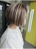 バレイヤージュ ハイライト ショートヘアー 外国人風