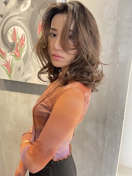 ブルックス ハイライト/ショート/ブリーチ/デザインカラー/レイヤーカット