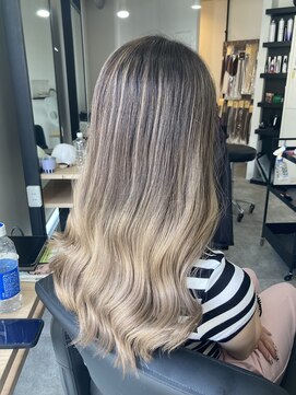 ラフ 難波店(LAFF) #黒髪#ボブルフ#ネビージュ#小顔#ワンレン