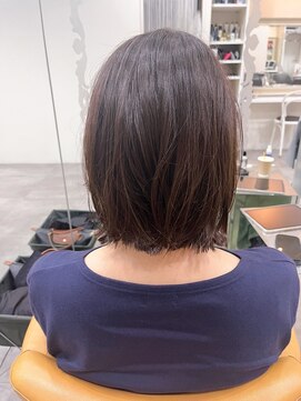 ジラ ヘアアンドメイク(girra HAIR&MAKE) 切りっぱなしボブ