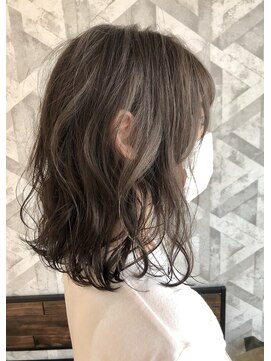 リム(RIM.) ダークグレージュ/オリーブグレージュ/赤みなしカラー