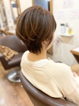 フリージア(freesia) 30代40代50代/大人ショート/艶髪/白髪染め