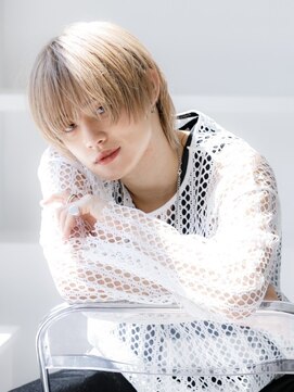 ユーフォリア 渋谷グランデ(Euphoria SHIBUYA GRANDE) ホワイトベージュ　ラウンドマッシュ　MOMO