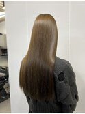 カーキベージュ