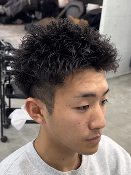 エデアンルクラ 下通(EDEAN Leclat) 熊本　スパイキーショート　パーマ　アップバング　MEN'S HAIR