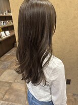 イロハ(iroh)&nbsp;イルミナカラー/ロングヘア/グレージュカラー